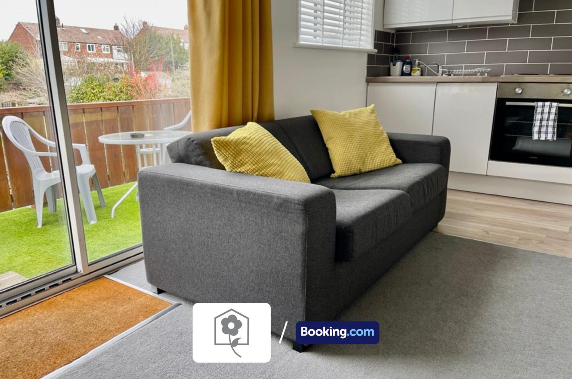 Netley Village Apartment By Your Stay Solutions Short Lets & Serviced Accommodation Netley Southampton With Free Wi-Fi Hamble-le-Rice Exterior foto